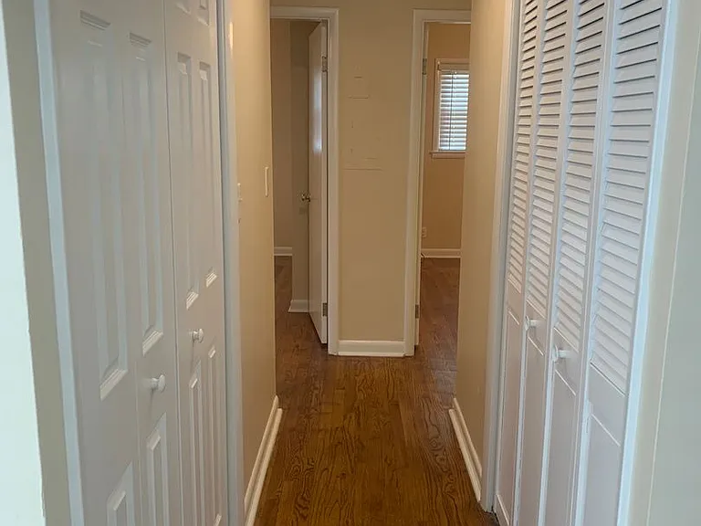2611 Gardiner Ln — Photo 7