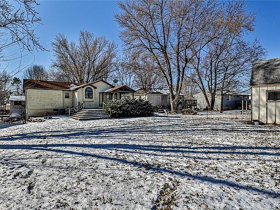 4th image of 19220 E 5th Ct N