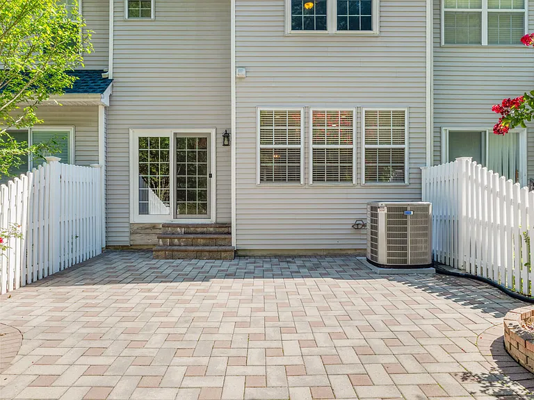15 Faxon Dr — Photo 18