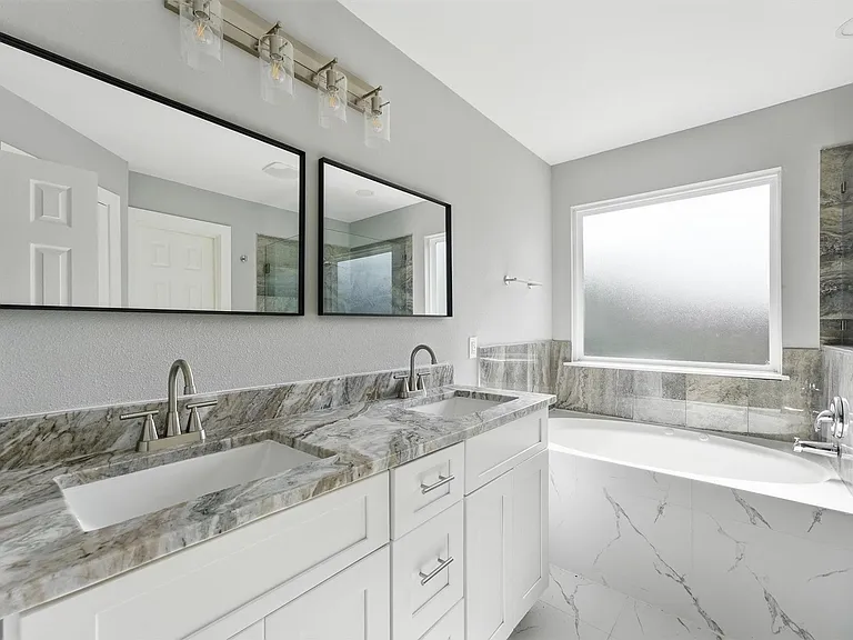 25414 Barmby Dr — Photo 13