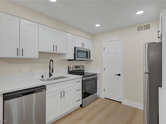 5th image of 2451 N Rainbow Blvd Unit 2073