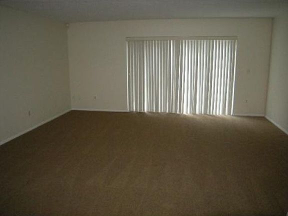 2nd image of 4829 Walden Cir