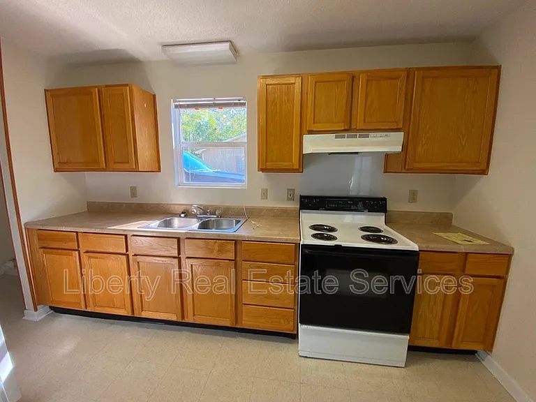 646 Fleming Rd — Photo 5