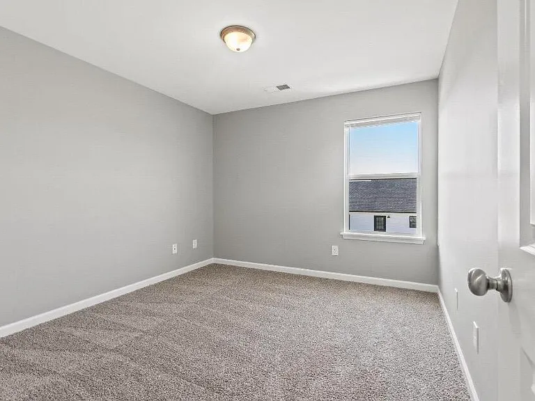 305 Krauss Dr — Photo 10