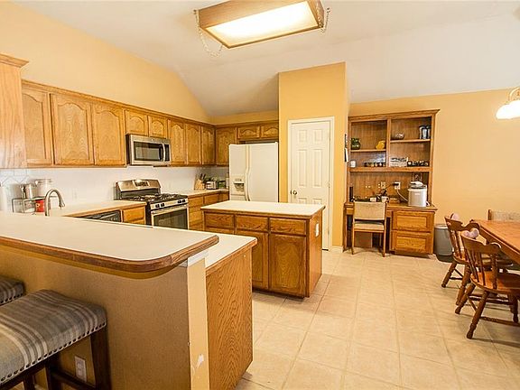 2nd image of 2711 Zachary Dr