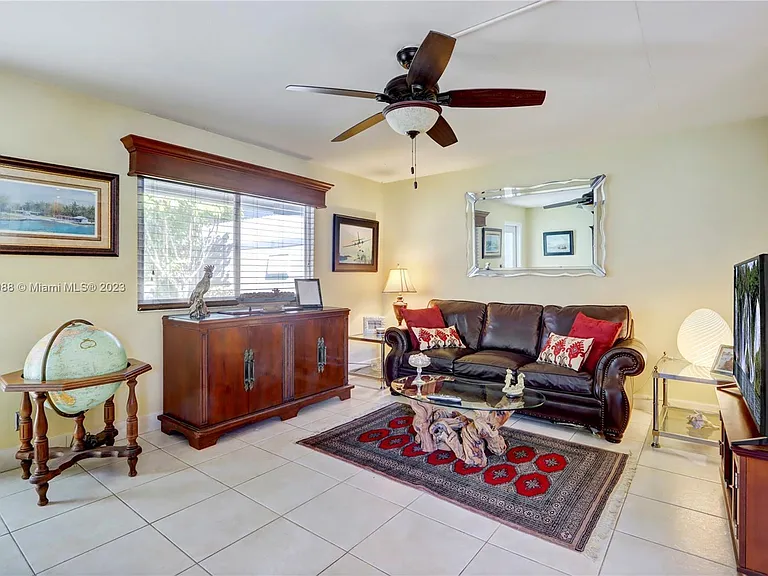 694 Brittany Park #O — Photo 5