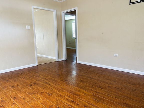 2nd image of 605 Arms St