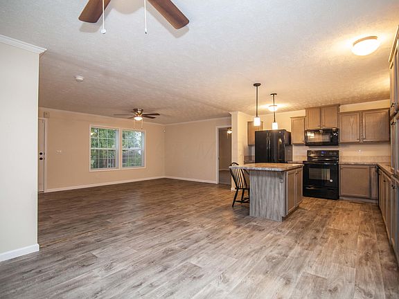 4th image of 17 Cherry St