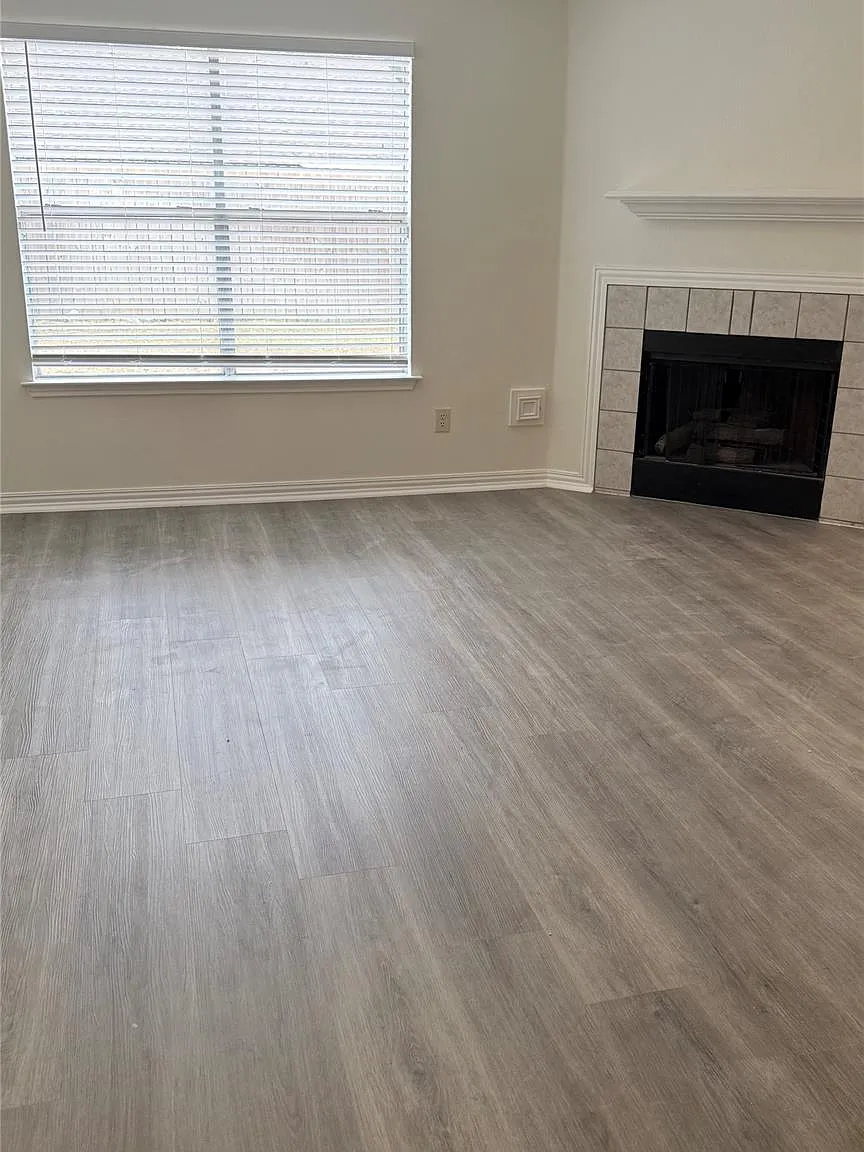 4 bed, 2.5 bath, 1696 sqft, $2,300 — Photo 2