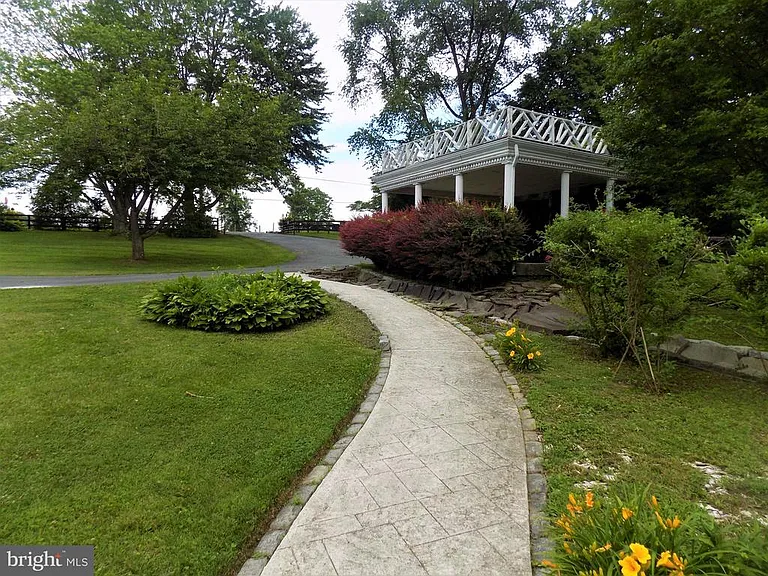 313 Glenville Rd — Photo 69