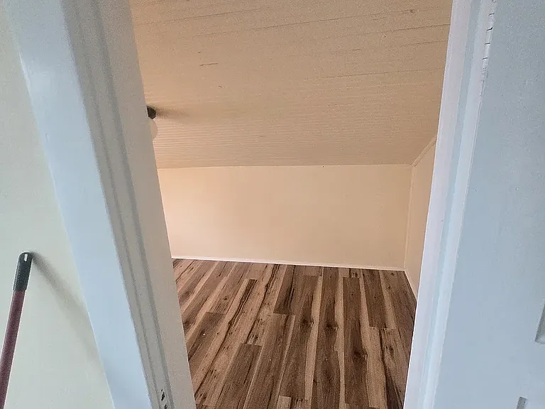 724 Temple Ave — Photo 18