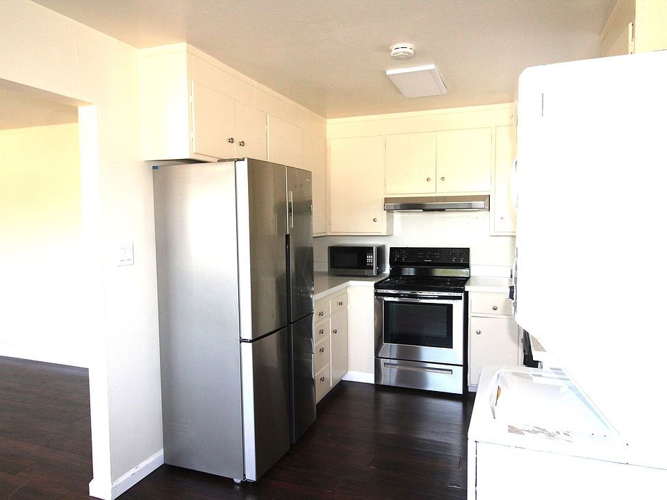 1st image of 3044 Capp St APT B