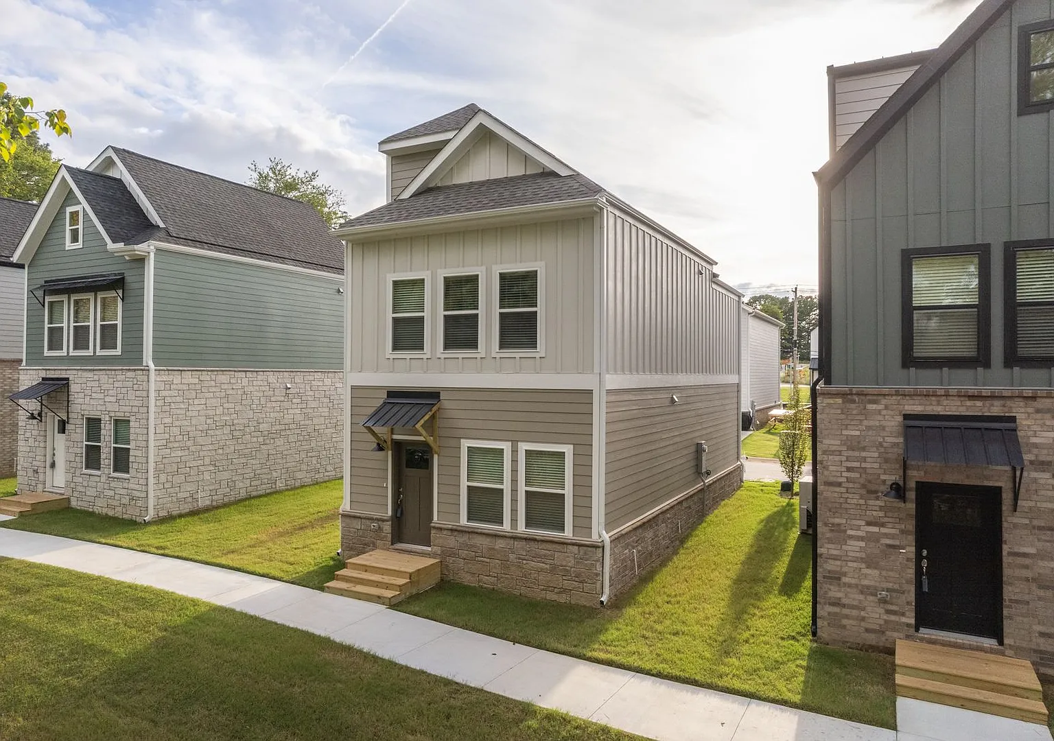 2 BR Townhomes — Photo 3