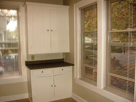 235 E Duncan kitchen