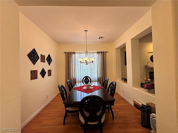 4th image of 932 Viscanio Pl