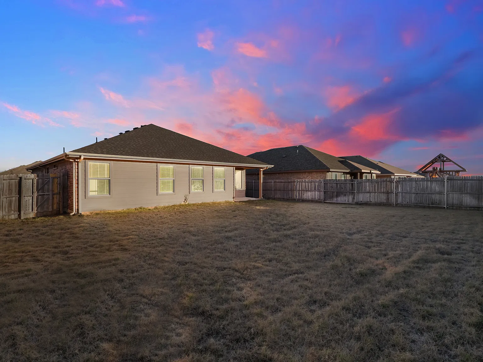 4 bed, 1700 sqft, $2,399 — Photo 3