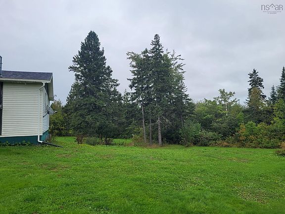 4th image of 863 Addington Forks Rd W