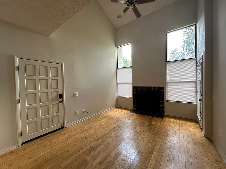 2050 San Marcos Dr SE #215 — Photo 3