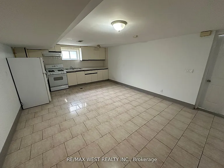 999 Caledonia Rd #BASEMENT — Photo 5