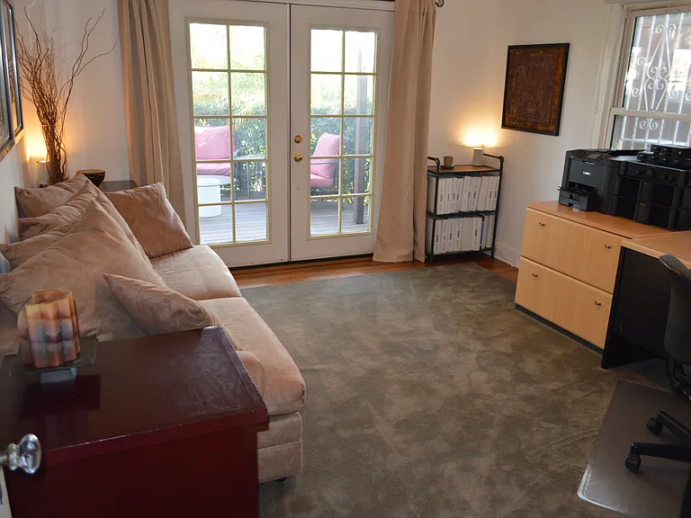 1203 S Rimpau Blvd — Photo 77
