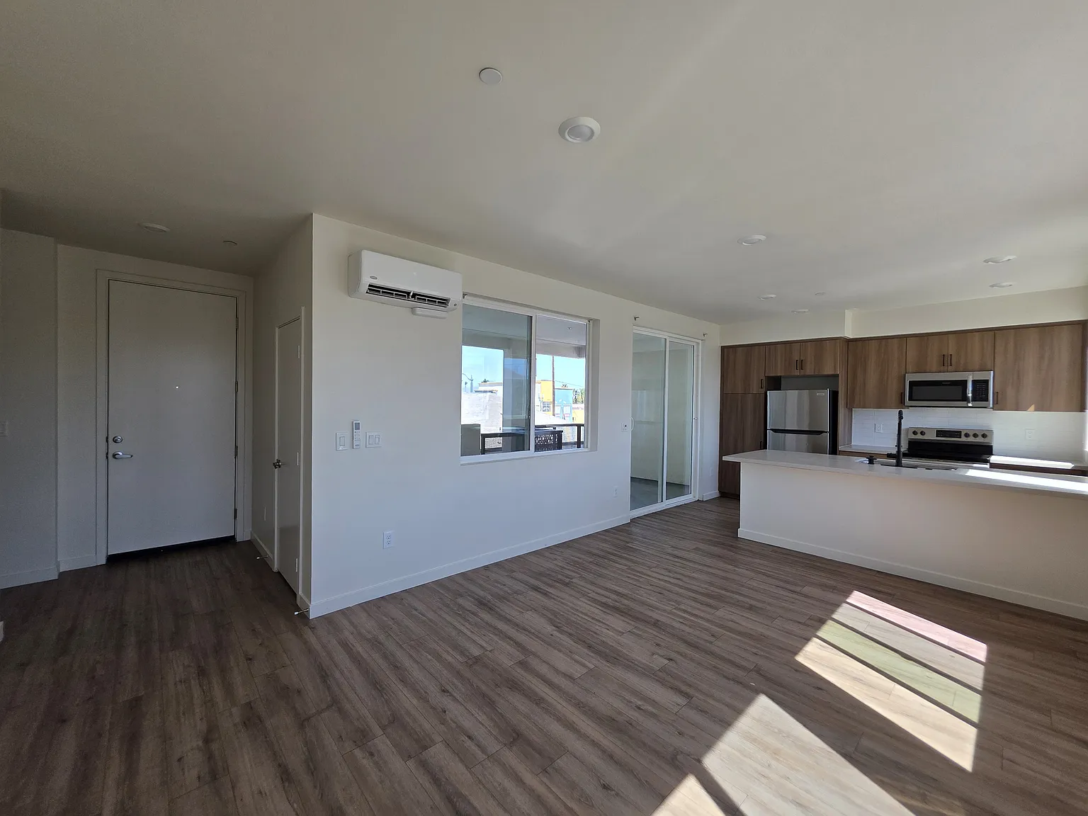 2 bed, 1140 sqft, $2,995 — Photo 4