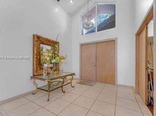 Lusia R Sub, Miami, FL 33176