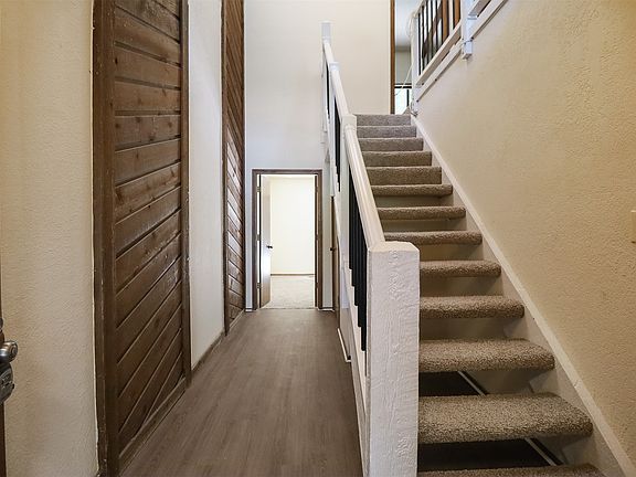 3rd image of 1523 Riverside Dr #1523