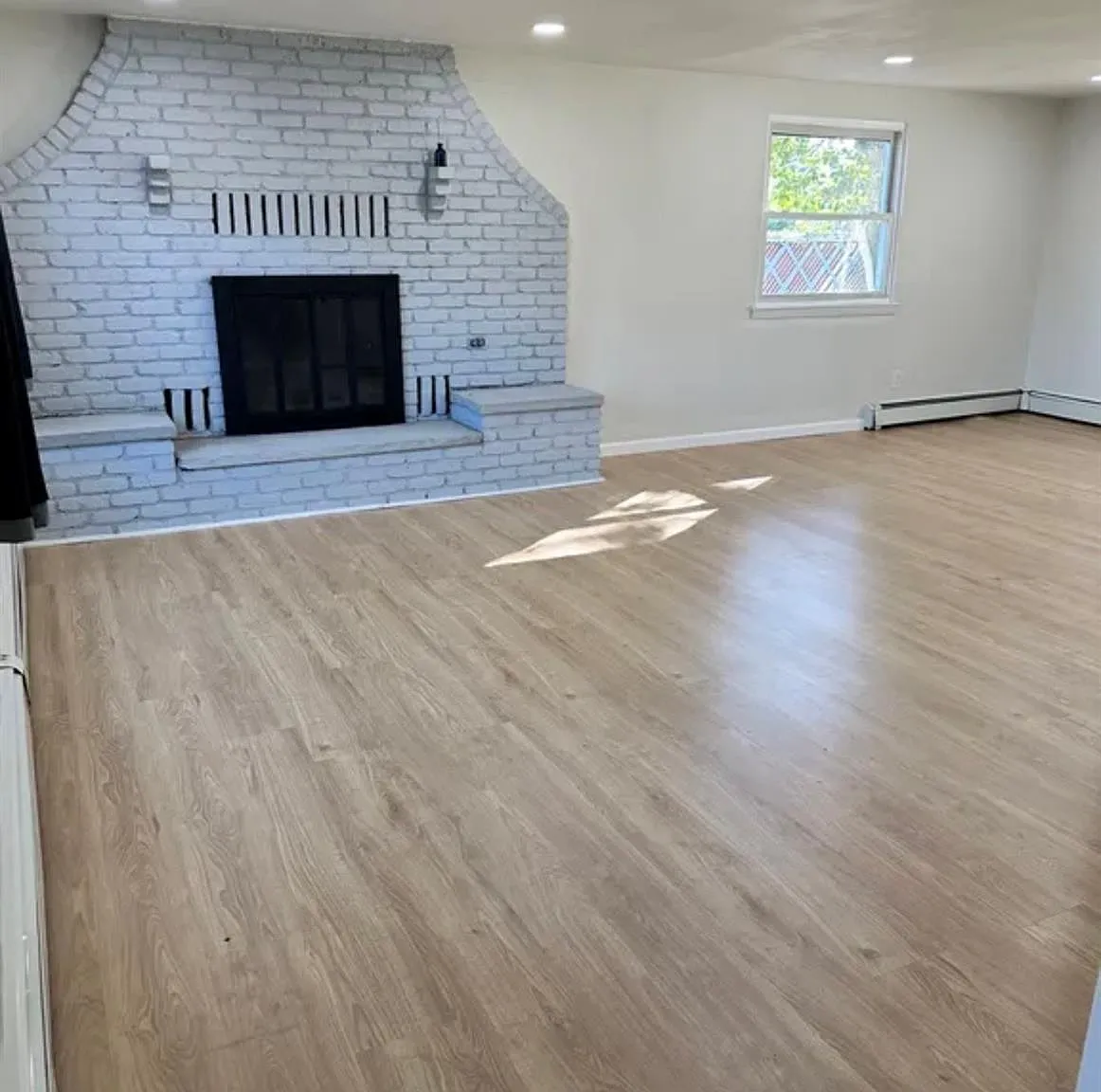 2 bed, 2.0 bath, 2196 sqft, $3,000 — Photo 4