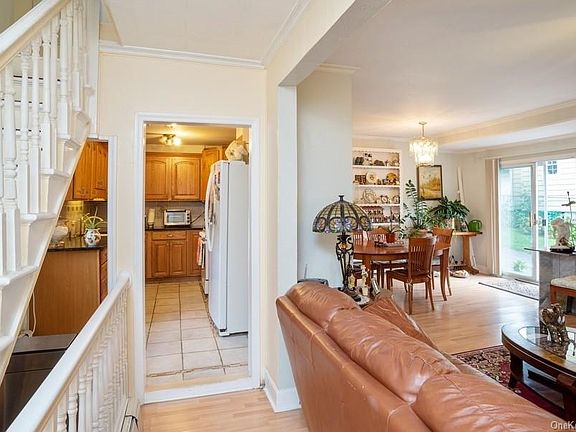 4th image of 1517 Park Ave