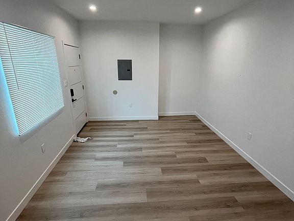 3rd image of 1447 S Wooster St #8