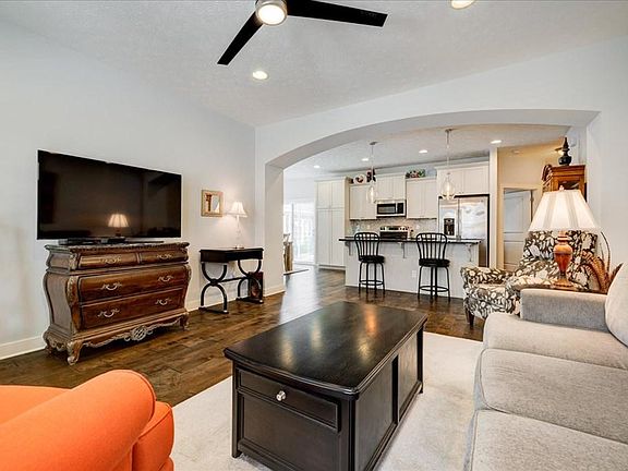 5th image of 4486 Springhill Dr APT C