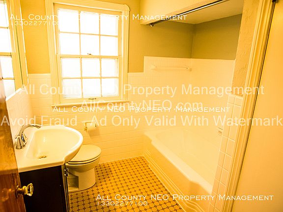 3rd image of 18431 Chagrin Blvd #Up