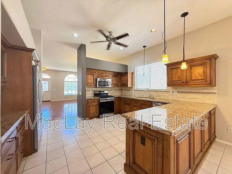 5153 W Dublin Ln — Photo 4