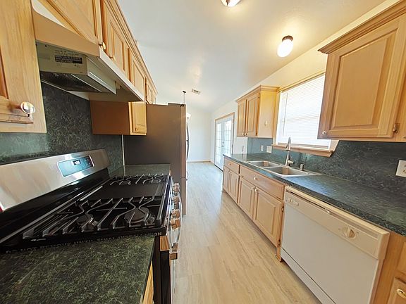 2nd image of 6837 NW Willow Springs Dr
