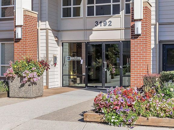 3rd image of 3192 Gladwin Rd #316