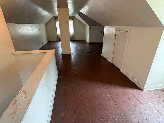 2nd image of 440 Cutler St
