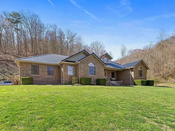 144 Dry Frk, Inez, KY 41224