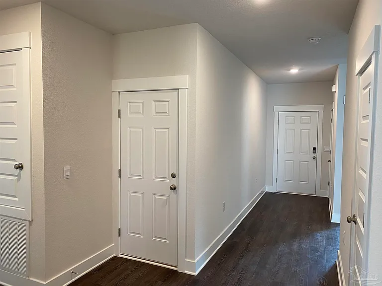 4066 Blaney Ln — Photo 2