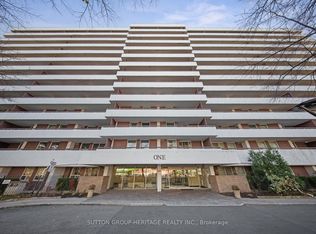 1 Royal Orchard Blvd #706, Markham, ON L3T 3C2