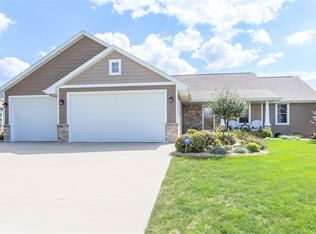 3021 W Warner Estates Dr, Appleton, WI 54913