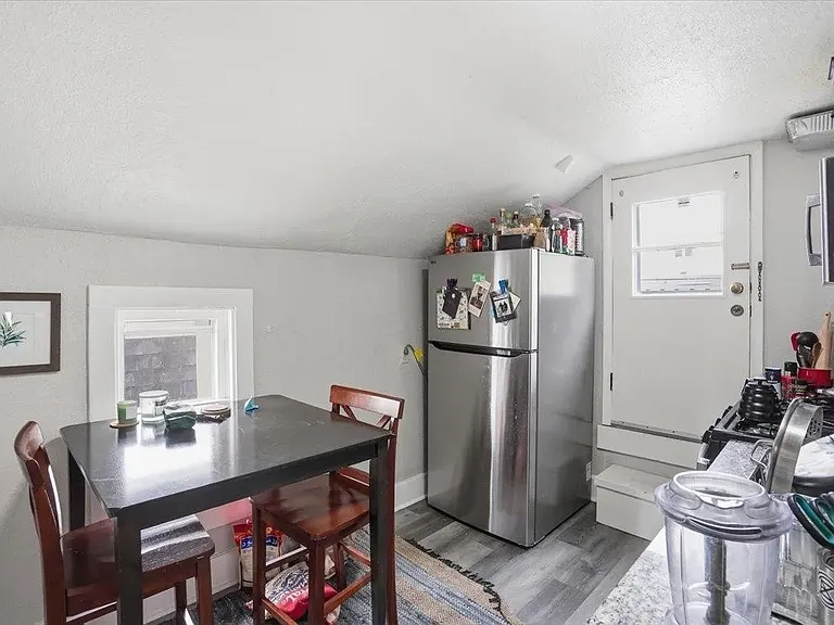 930 E Dayton St — Photo 2