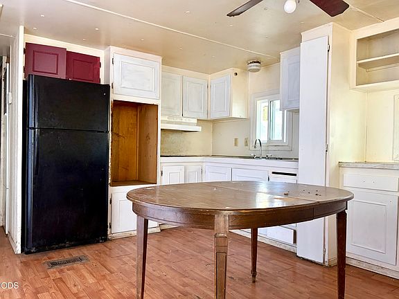 3rd image of 3611 N Highway 97 Unit 32