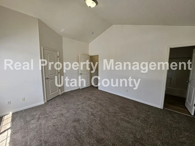 491 N 1235 W — Photo 11