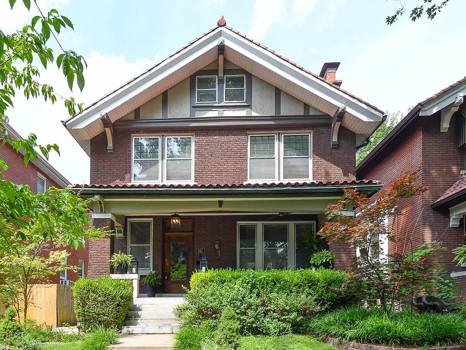 2nd image of 943 Bellerive Blvd