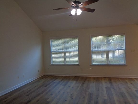 4th image of 4682 Stonewall Cir