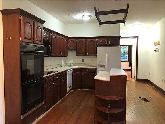 4th image of 2129 Cadiz St #B