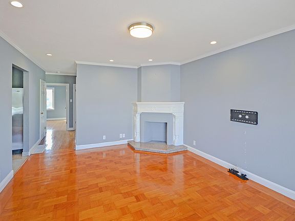 3rd image of 3339 Santiago St