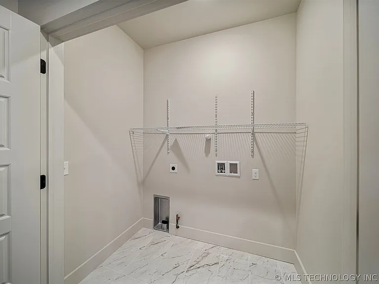 3777 Riverside Dr #3777 — Photo 40