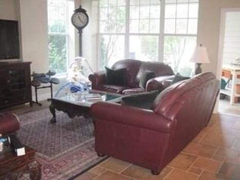 3rd image of 4101 Haws Ln
