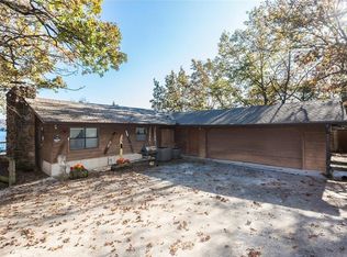 13358 Mary Lou Ln, Siloam Springs, AR 72761